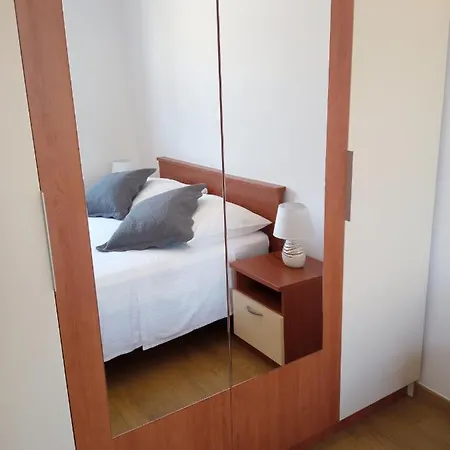 Great Apartment, Free Parking In The Garage, Znjan Apartment Split