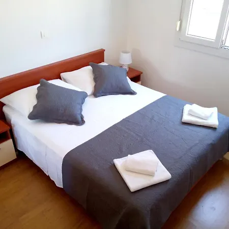 Apartment Great Apartment, Free Parking In The Garage, Znjan *