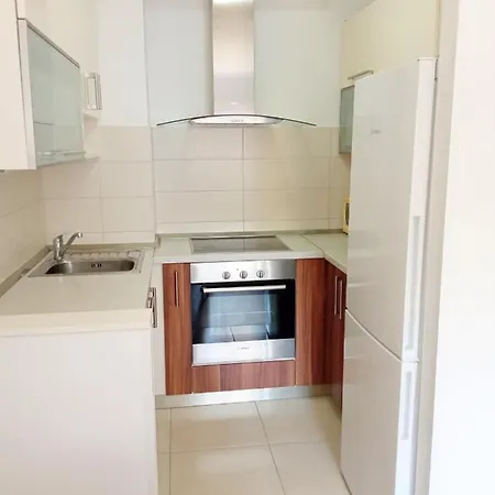 Great Apartment, Free Parking In The Garage, Znjan Apartment Split