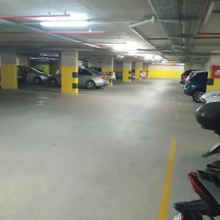 Great Apartment, Free Parking In The Garage, Znjan Apartment